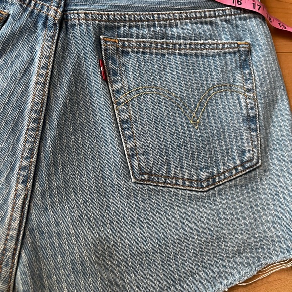 501 Levi’s Shorts with Pen Strips - Picture 8 of 9